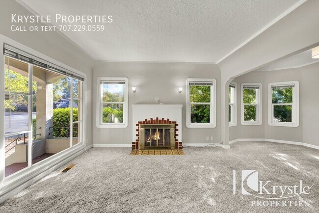 Building Photo - Beautifully updated Vallejo gem with centr...