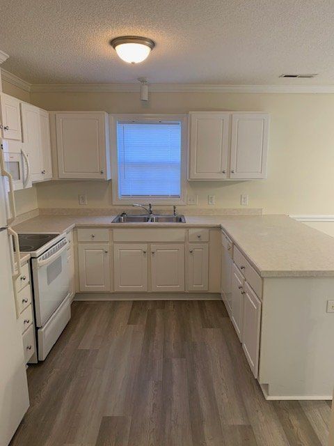 Foto del edificio - 4145 Dudleys Grant Dr