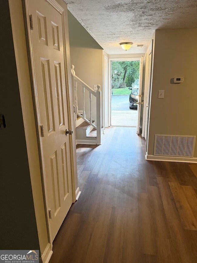 Building Photo - 4534 Golf Vista Cir