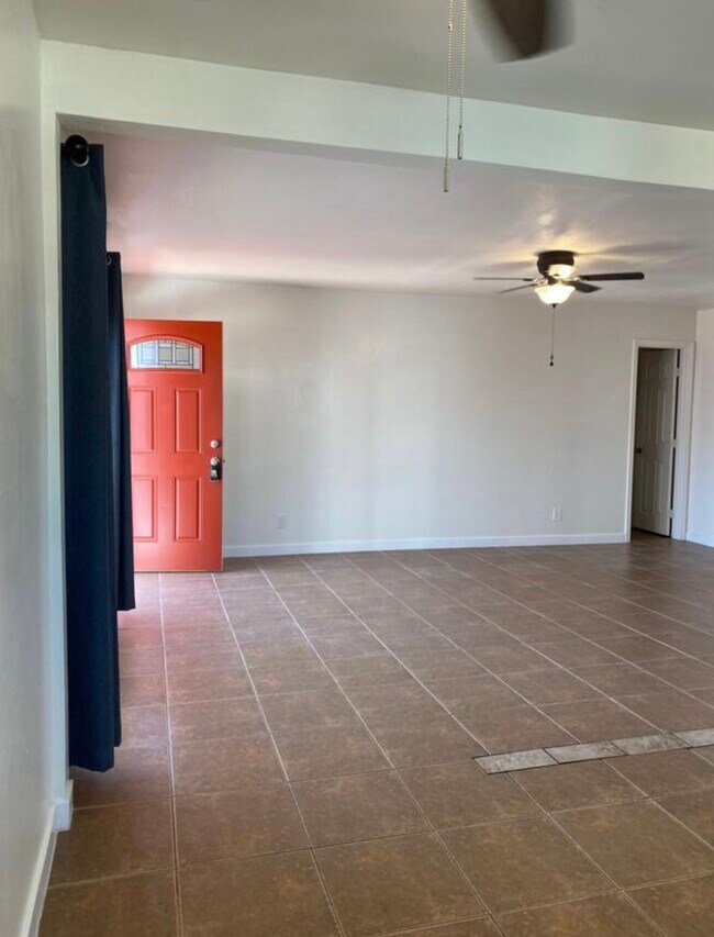 Building Photo - 809 Carey Rd