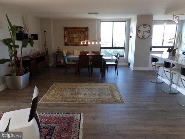 Building Photo - 1800 Old Meadow Rd