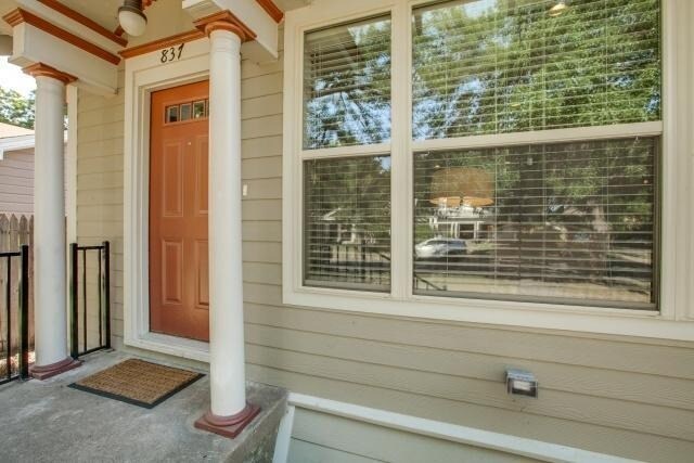 Foto del edificio - Beautiful, extensively renovated Historic Craftsman Triplex in North Oak Cliff