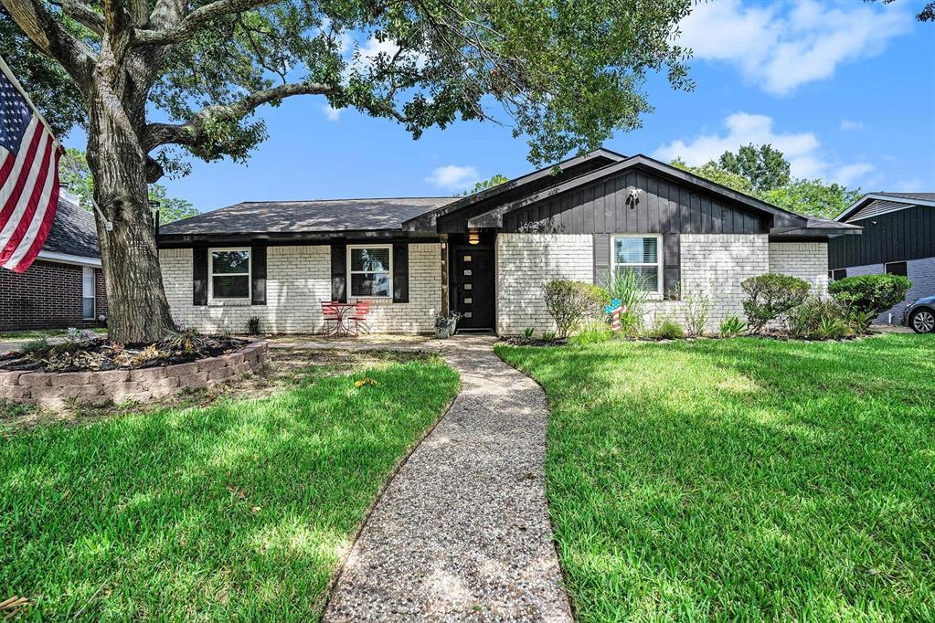 Primary Photo - 1602 Loch Lake Dr