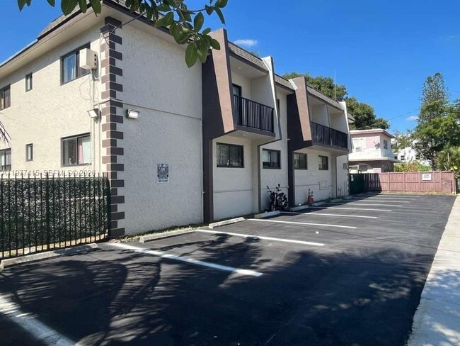 Building Photo - 1484 NW 15th Ave