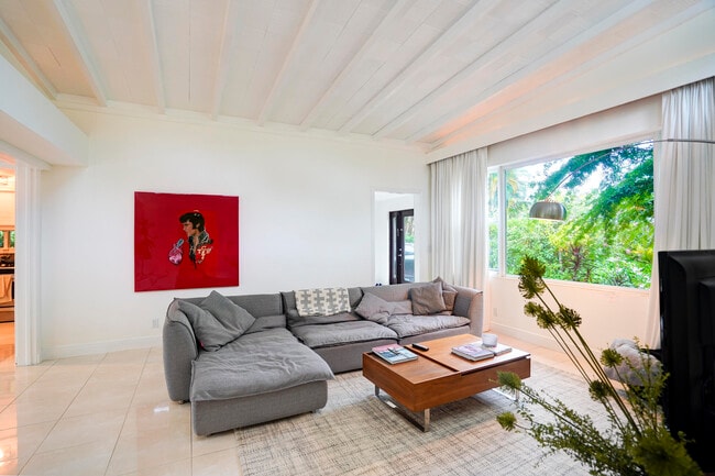 Building Photo - 216 32nd St