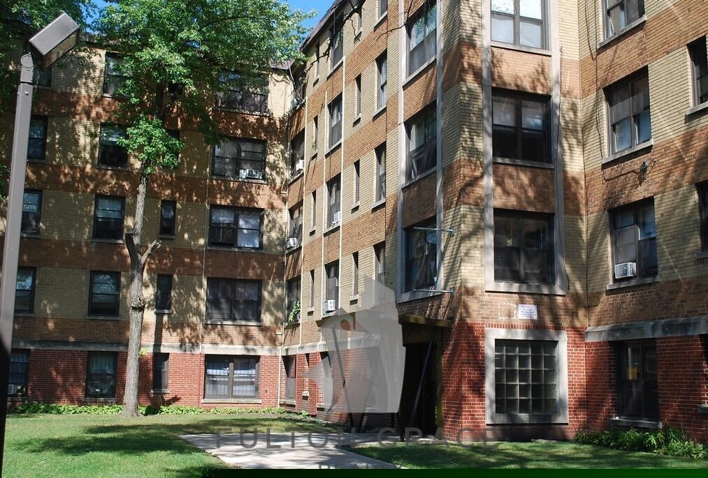 Building Photo - 1360 W Touhy Ave