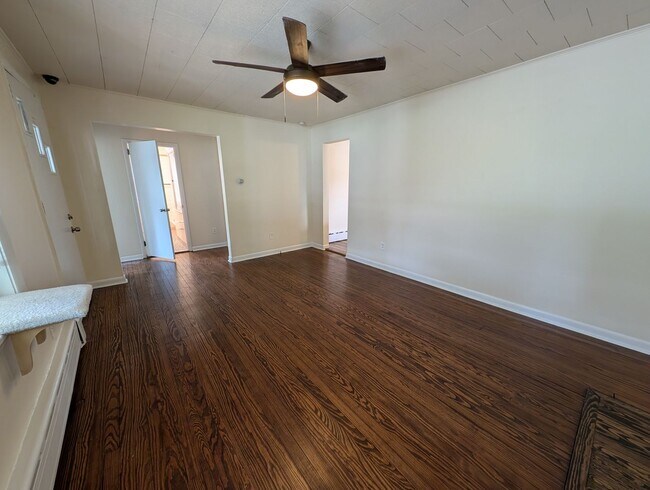 Foto del edificio - 4 Bed 1.5 Bath Home in Gilbertsville