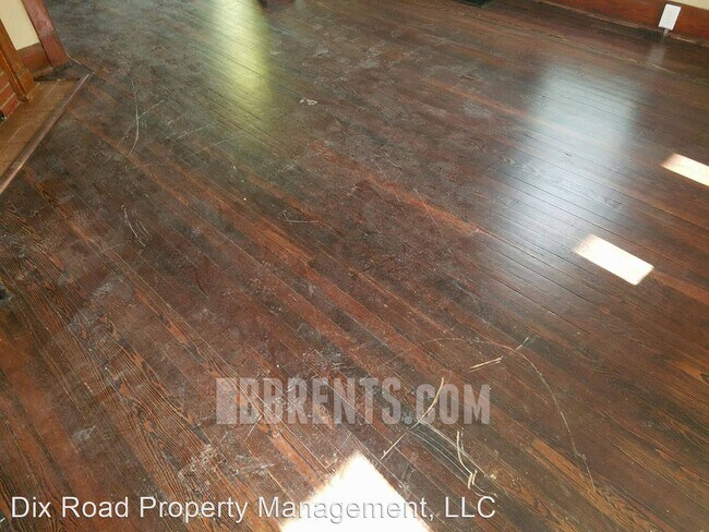 Building Photo - 2 br, 1 bath House - 2111 Logan Avenue,