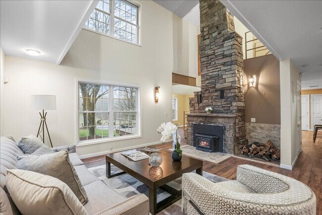 Foto del edificio - 338 Clove Rd