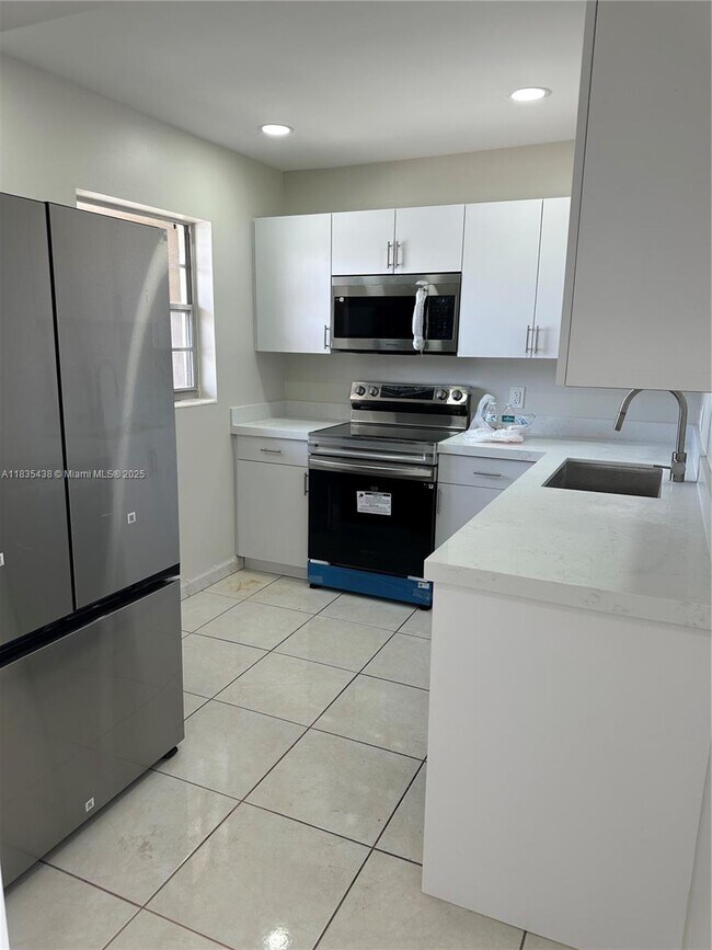 Building Photo - 7747 SW 86th St