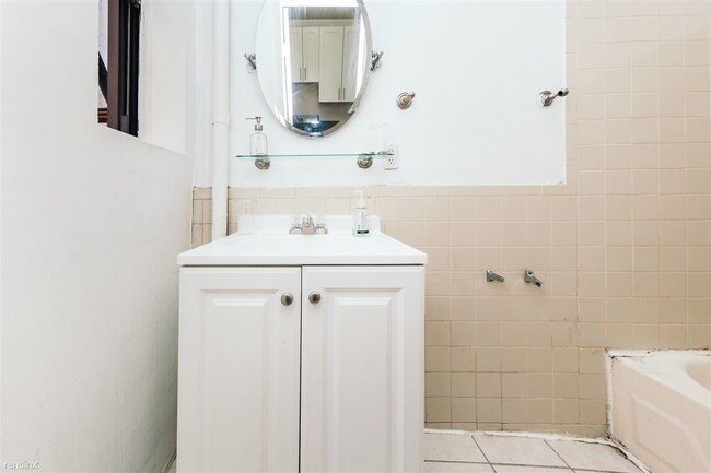 Foto del edificio - 1 br, 1 bath  - 294 Willoughby Ave