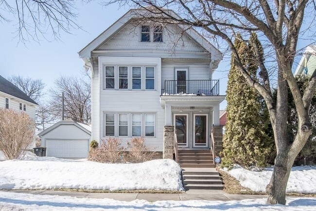 Building Photo - 537 N 59th St