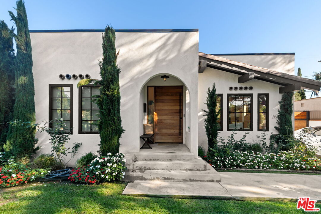 Primary Photo - 358 N Bronson Ave