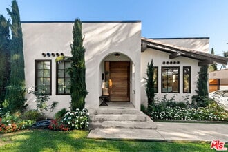 Building Photo - 358 N Bronson Ave