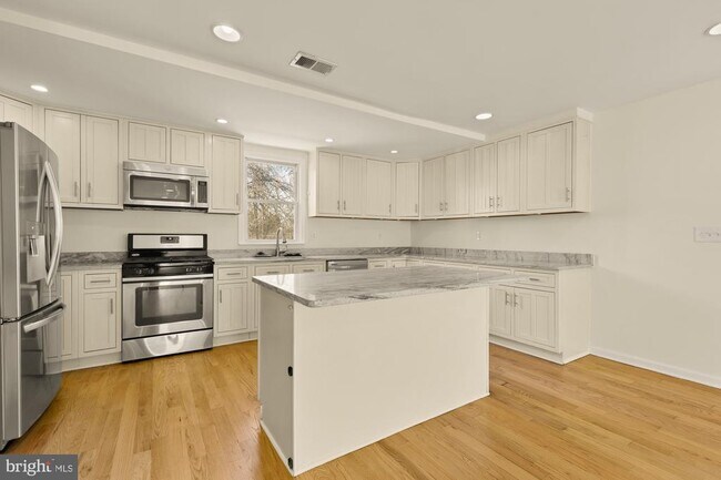 Building Photo - 4606 40th St