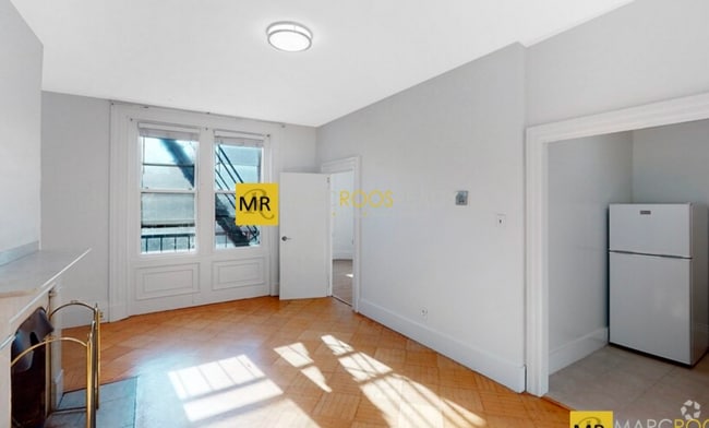 Building Photo - 398 Beacon St