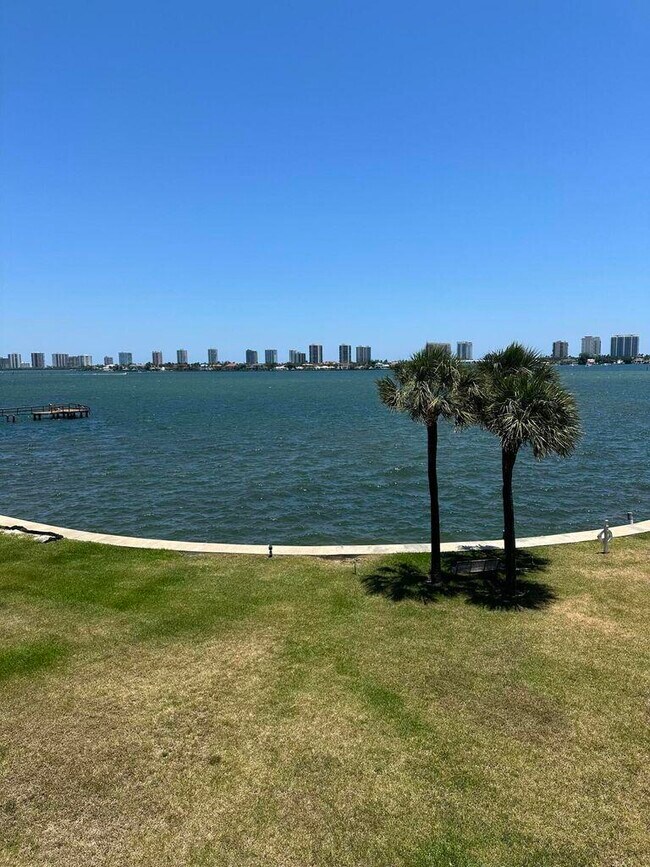 Foto del edificio - 2936 Lake Shore Dr