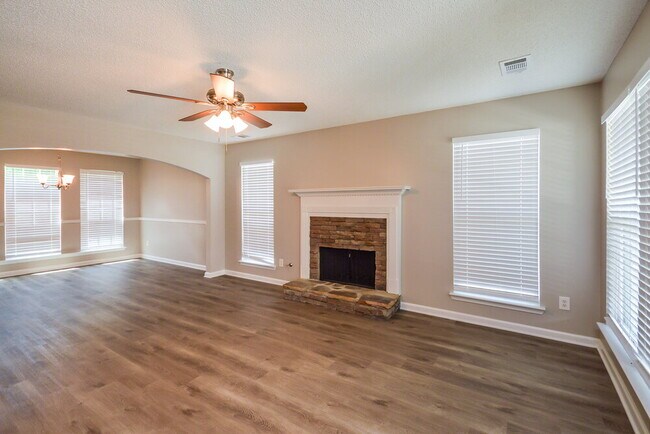 Foto del edificio - 260 Stone Ridge Way