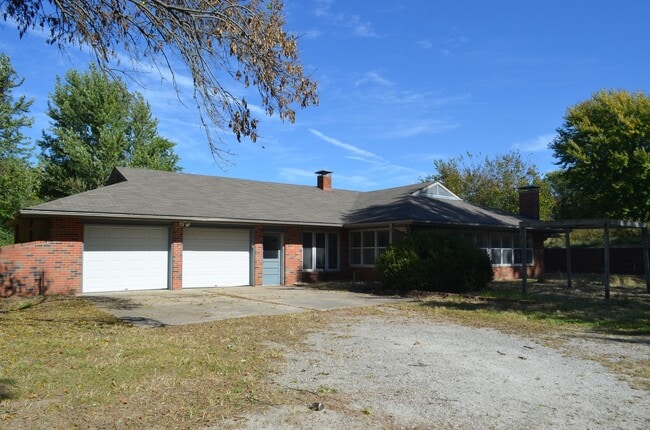 Foto del edificio - Beautiful Hobby Farm on 10 Acres!