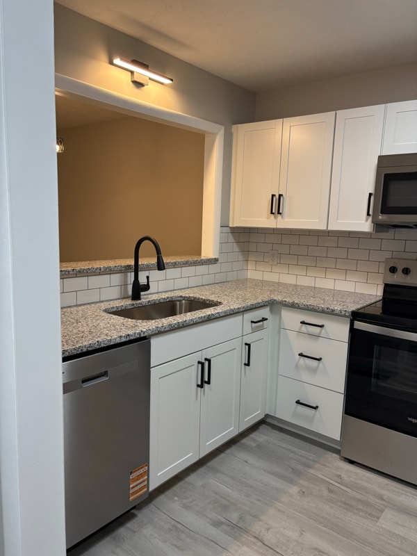 Foto del edificio - 1252 N Forest Dr