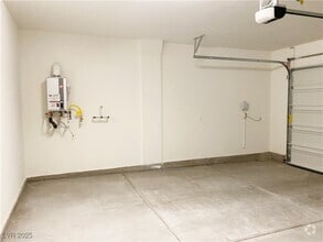 Building Photo - 1537 Bat Hawk St