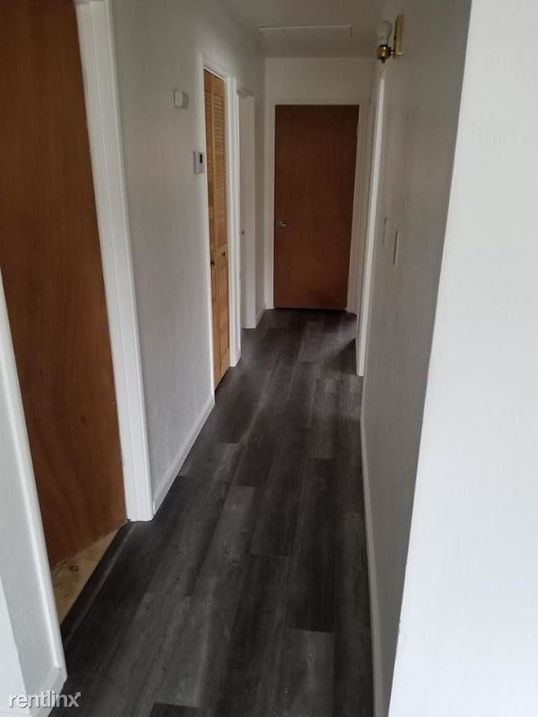 Foto del edificio - 3 br, 2 bath House - 230 cedar st.
