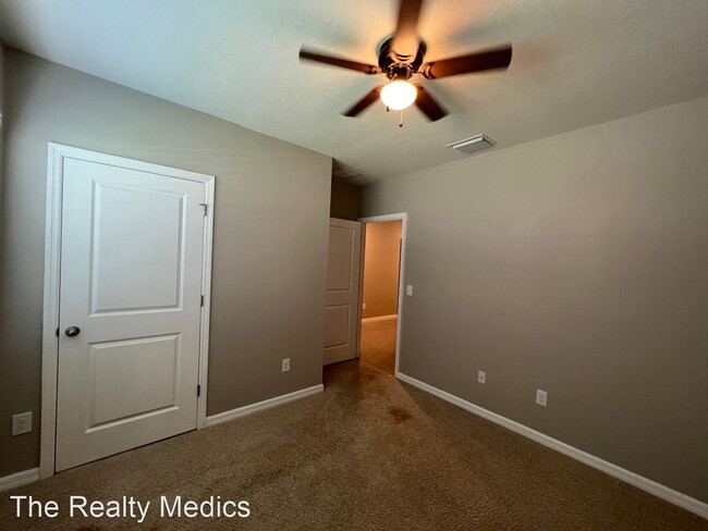 Foto del edificio - 4 br, 2 bath House - 9737 Pepper Tree Place