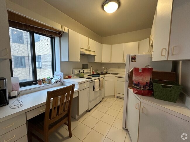 Building Photo - 5056 N Marine Dr