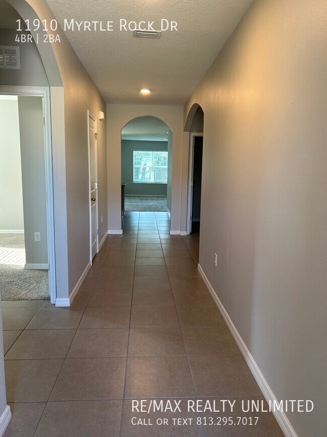 Building Photo - 11910 Myrtle Rock Dr