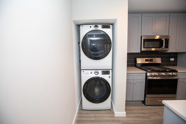 Foto del edificio - 3355 N Whipple St