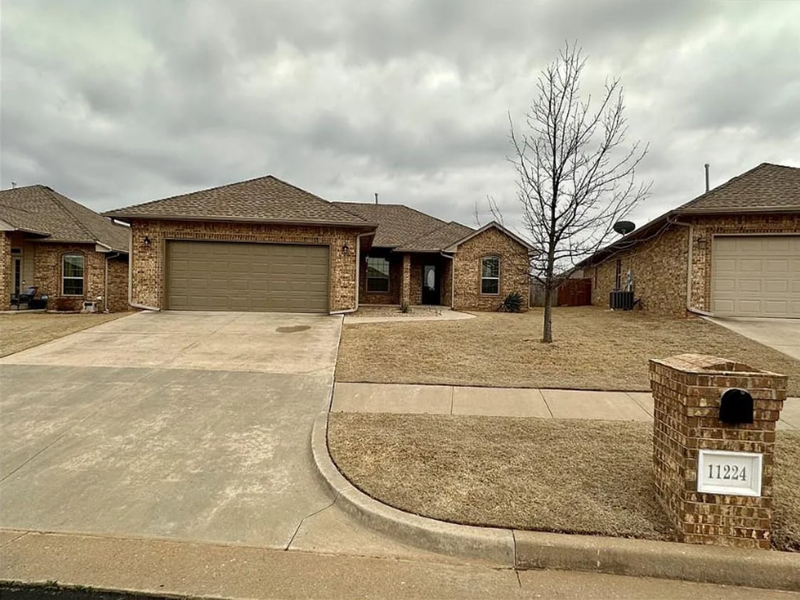 Primary Photo - Spacious 3-Bed, 2-Bath Home with Open Floo...