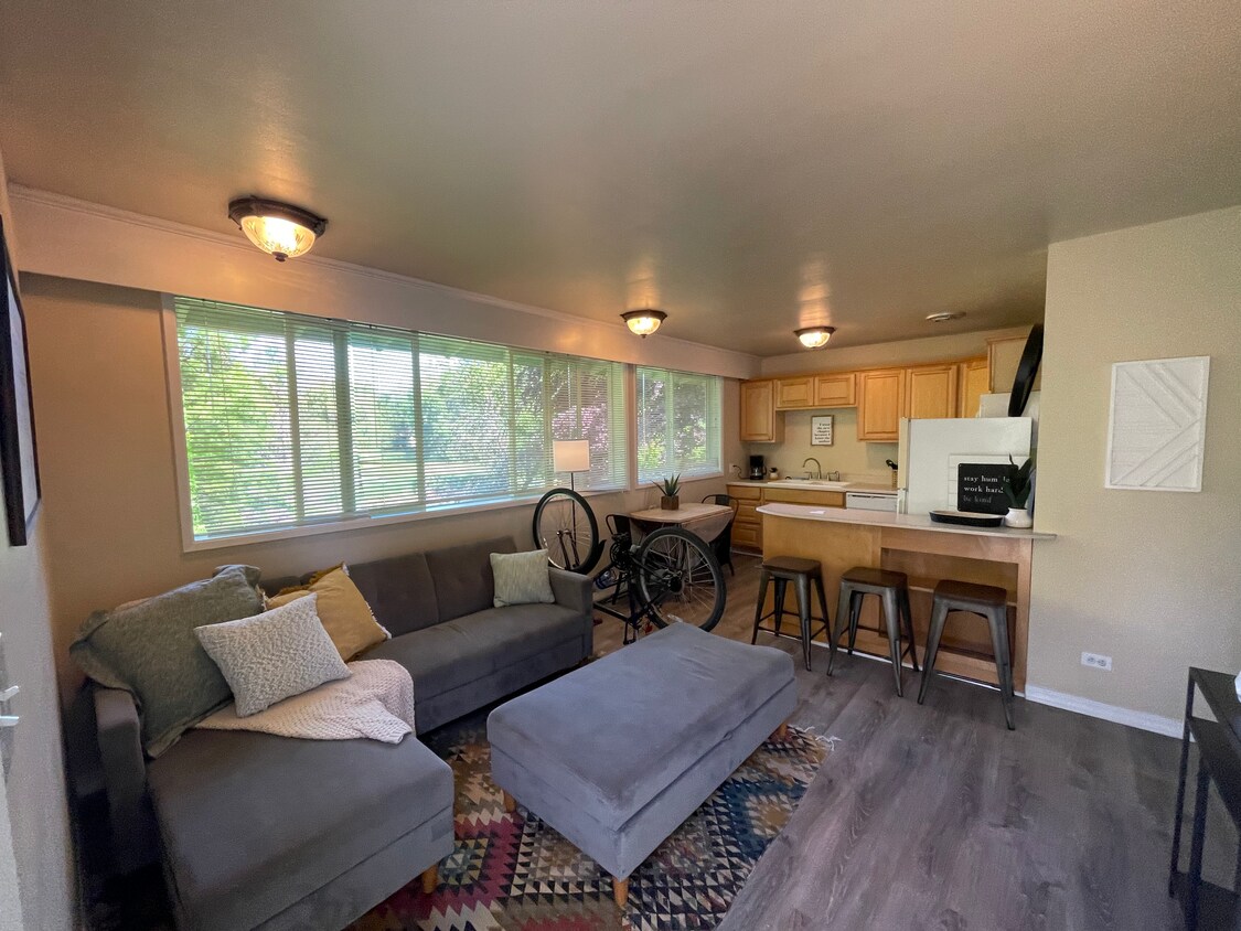 Foto principal - 2172 W 15th Ct