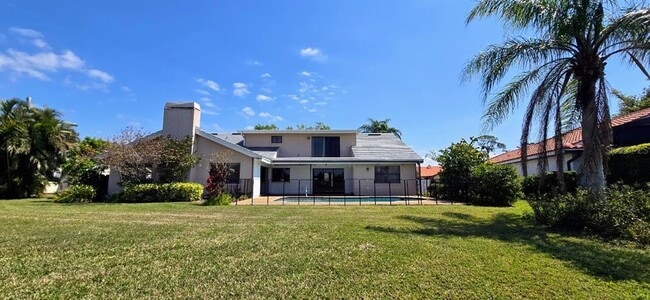 Building Photo - 3919 Torrey Pines Blvd