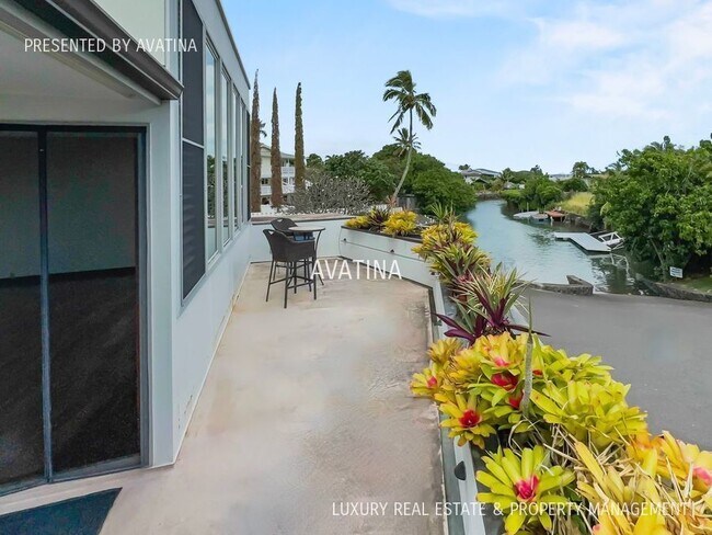 Building Photo - Video! Bayfront Home w/ PV system Pool & O...