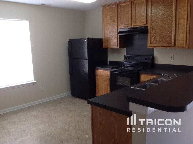 Building Photo - 7949 Bristle Ln