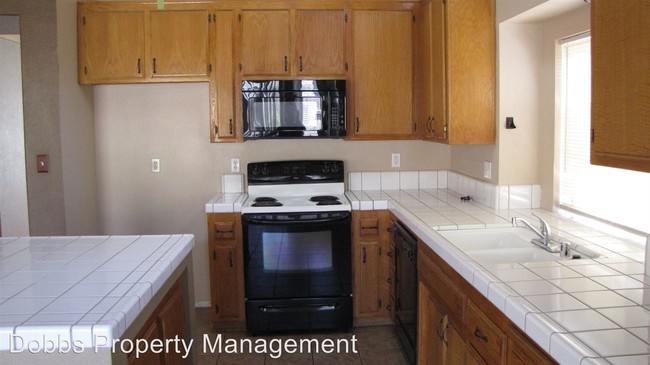 Building Photo - 817 Sand Creek Dr
