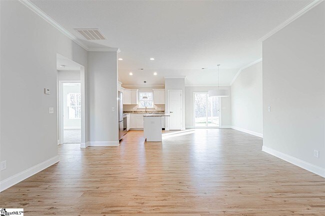 Foto del edificio - 739 Cool Creek Dr