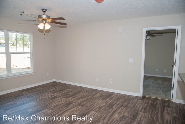 Building Photo - 4002 Armour Ave