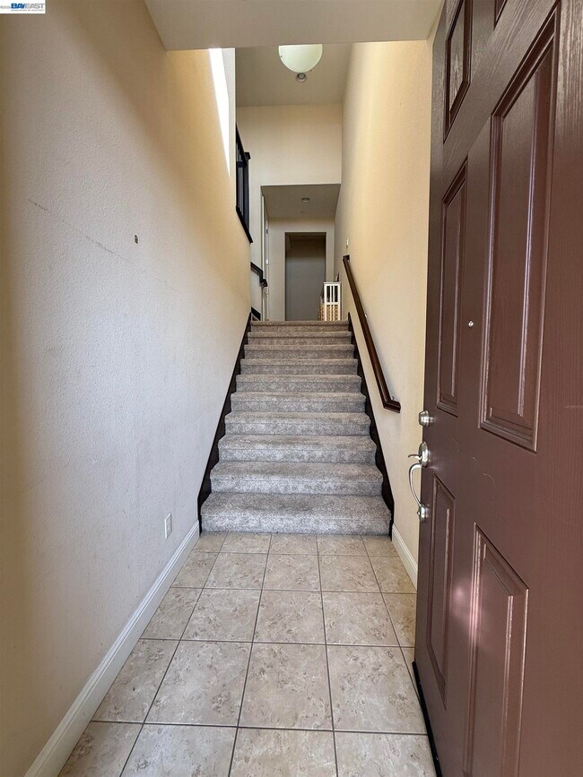 Foto del edificio - 6492 Bayview Dr