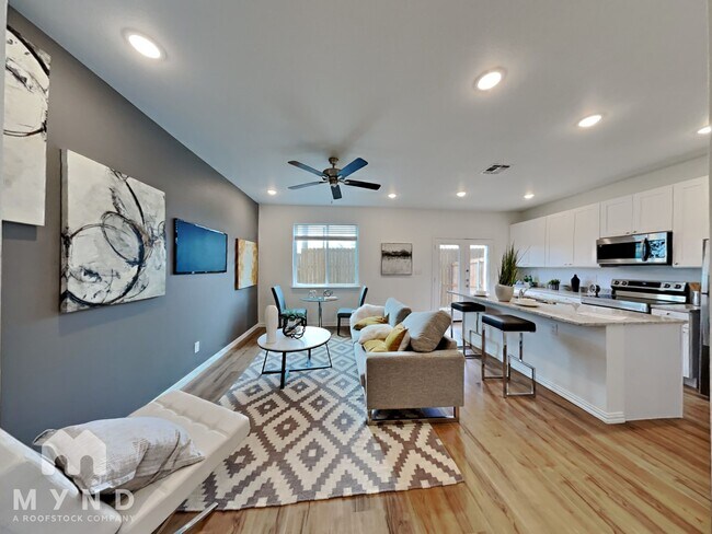 Building Photo - 602 Briarwood Ln