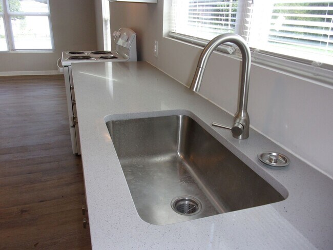 Foto del edificio - Coming Soon!! Completely Remodeled 2 Bedroom 1 Bath Home