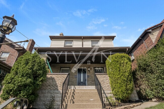 Foto del edificio - Stunning 3BR, 1.5BA brick home