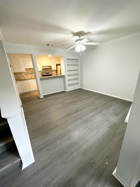 Living Room view - 6800 Glenridge Dr