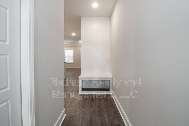 Foto del edificio - 220 Drayton Dr