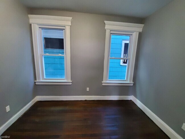Building Photo - 3 br, 1 bath  - 182 N 17th St 1