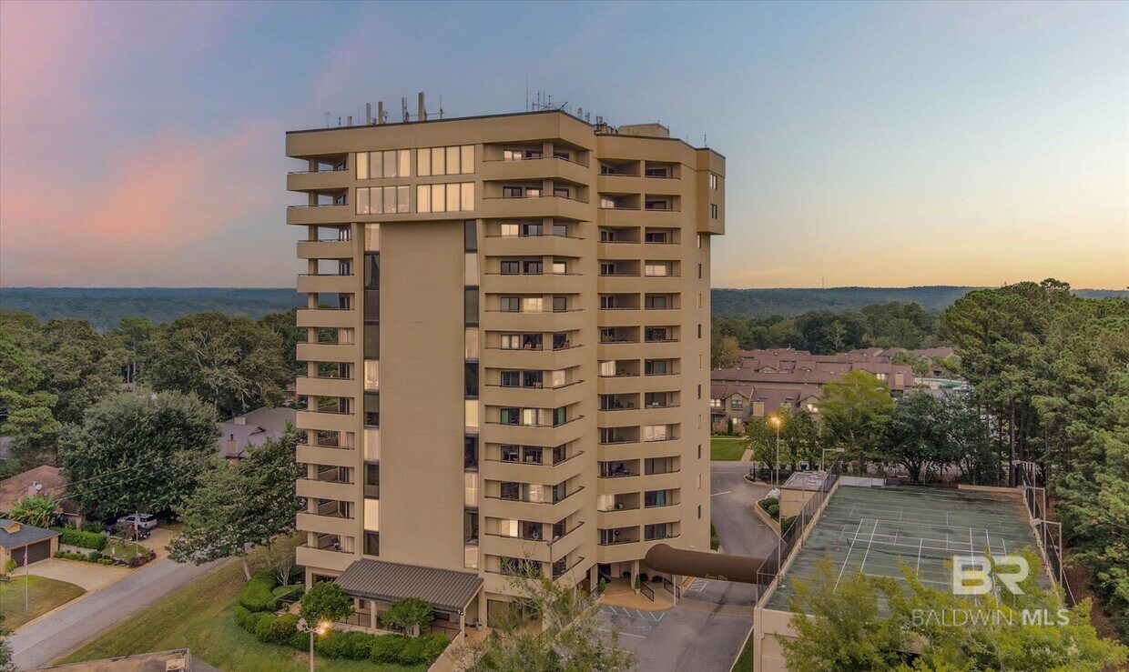 Primary Photo - 100 Tower Dr