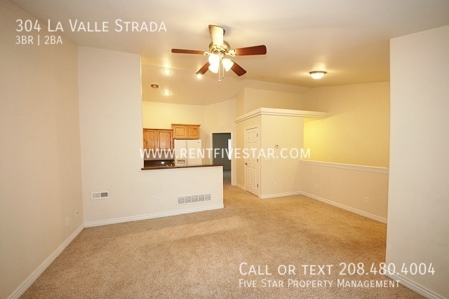 Building Photo - 304 La Valle Strada Ln