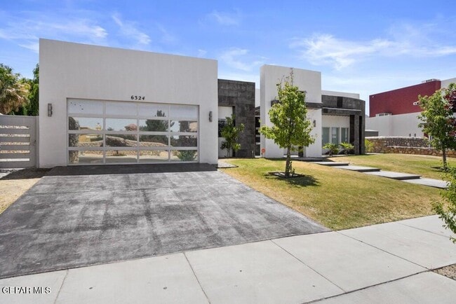 Building Photo - 6324 Via Serena Dr