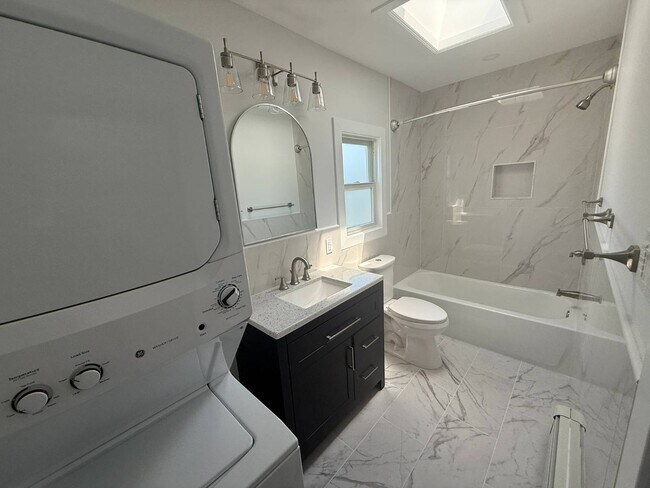 Foto del edificio - 276 W Nicholai St