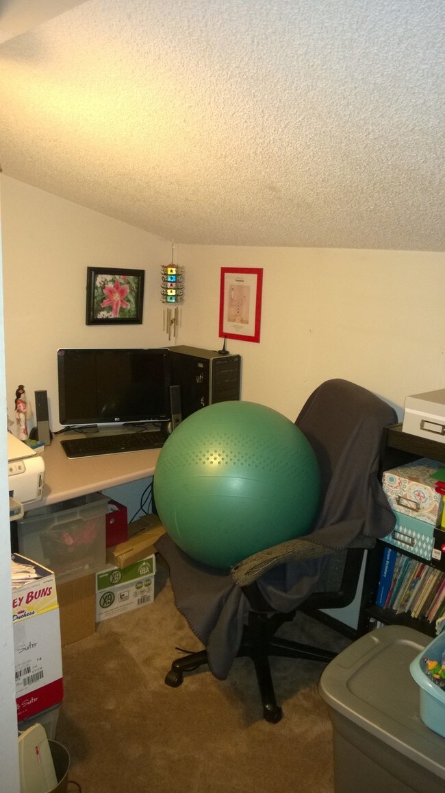 Office space - 215 Fremont St